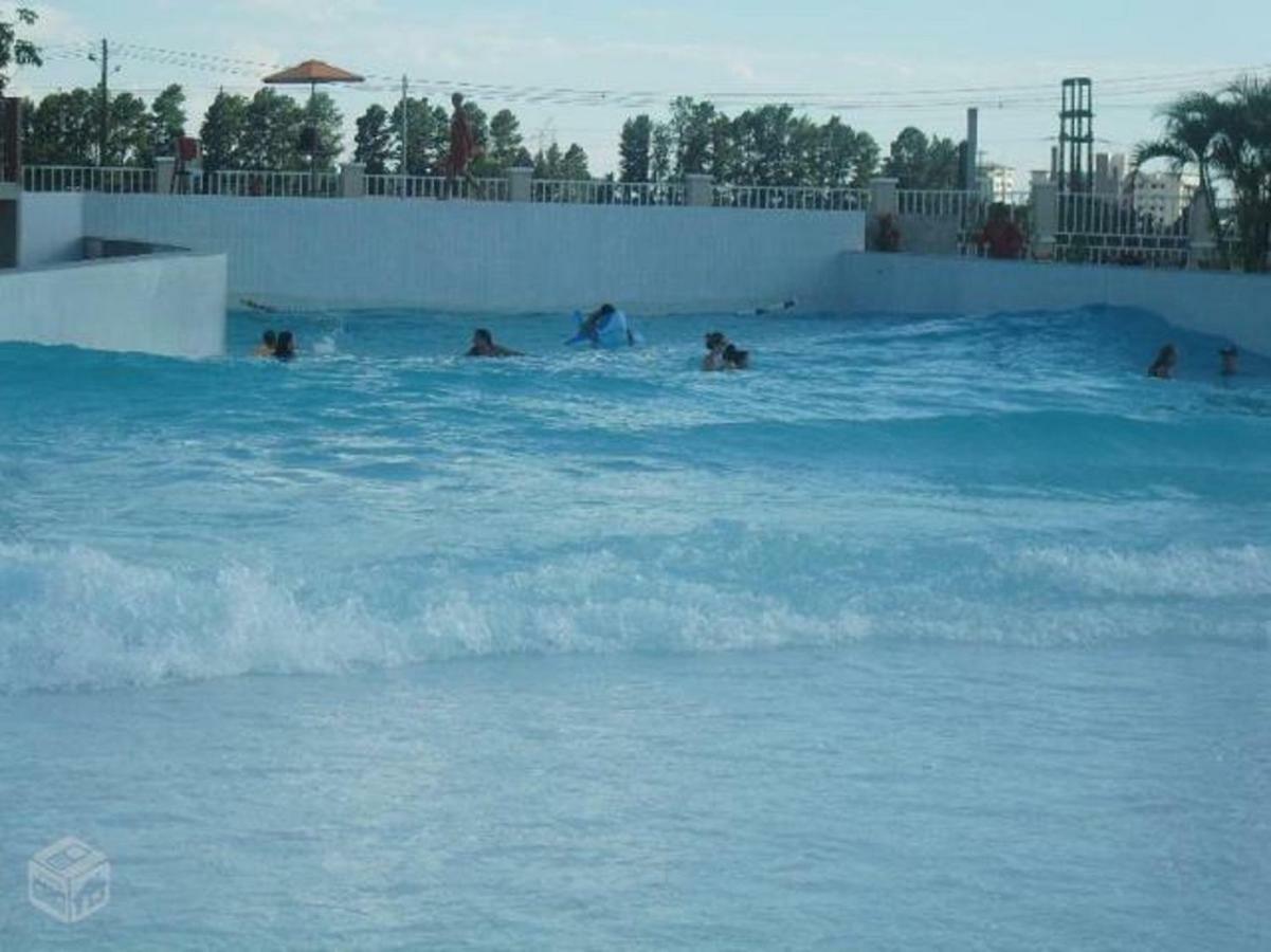 Lacqua Di Roma Com Piscina De Ondas Калдас-Новас Екстер'єр фото