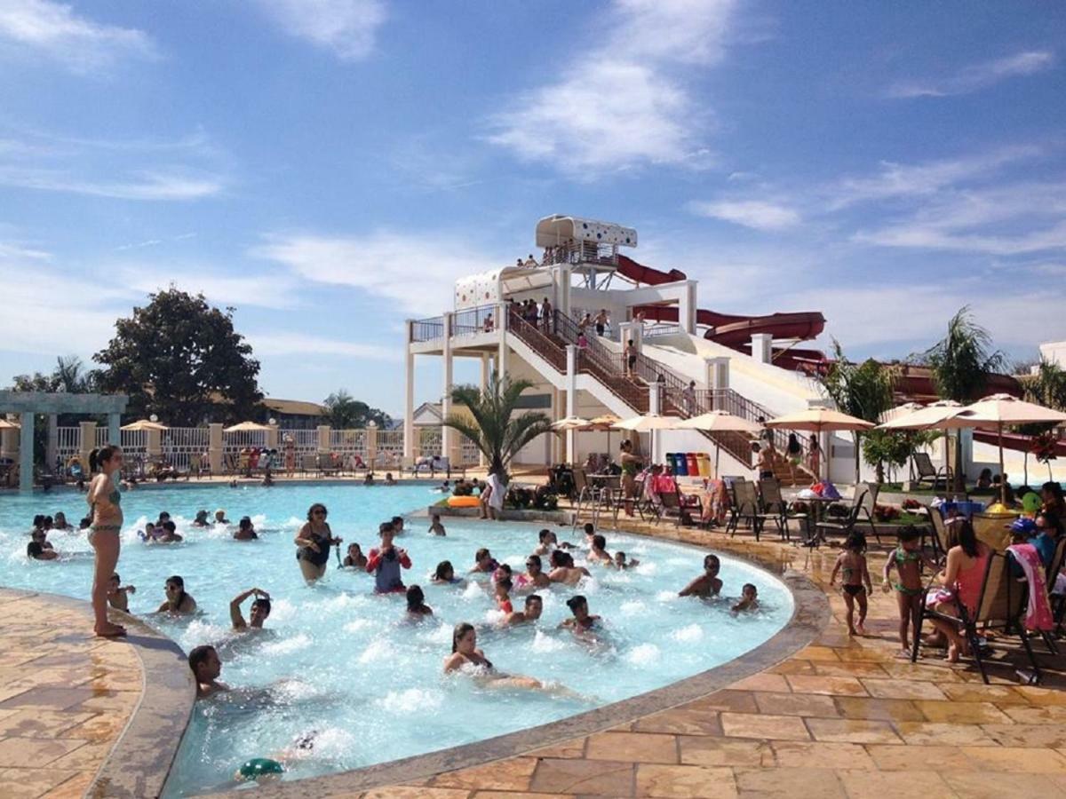 Lacqua Di Roma Com Piscina De Ondas Калдас-Новас Екстер'єр фото