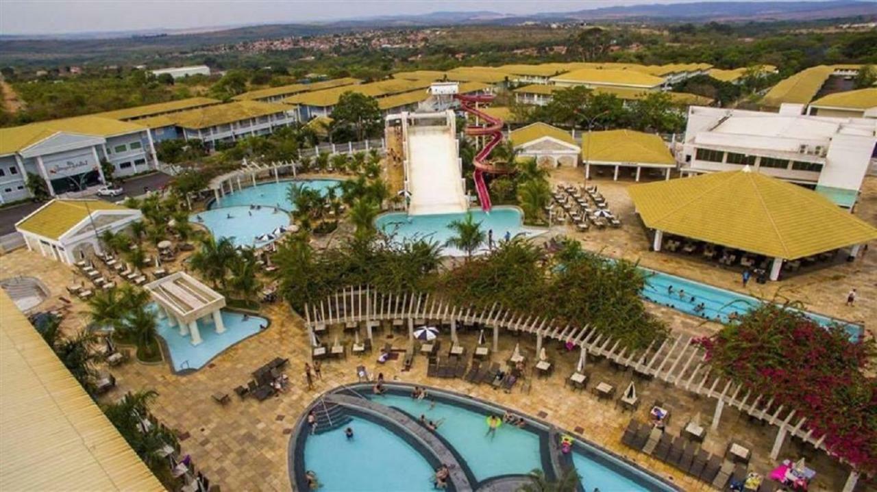 Lacqua Di Roma Com Piscina De Ondas Калдас-Новас Екстер'єр фото