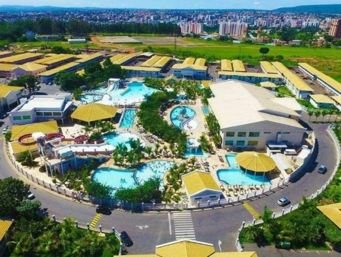 Lacqua Di Roma Com Piscina De Ondas Калдас-Новас Екстер'єр фото